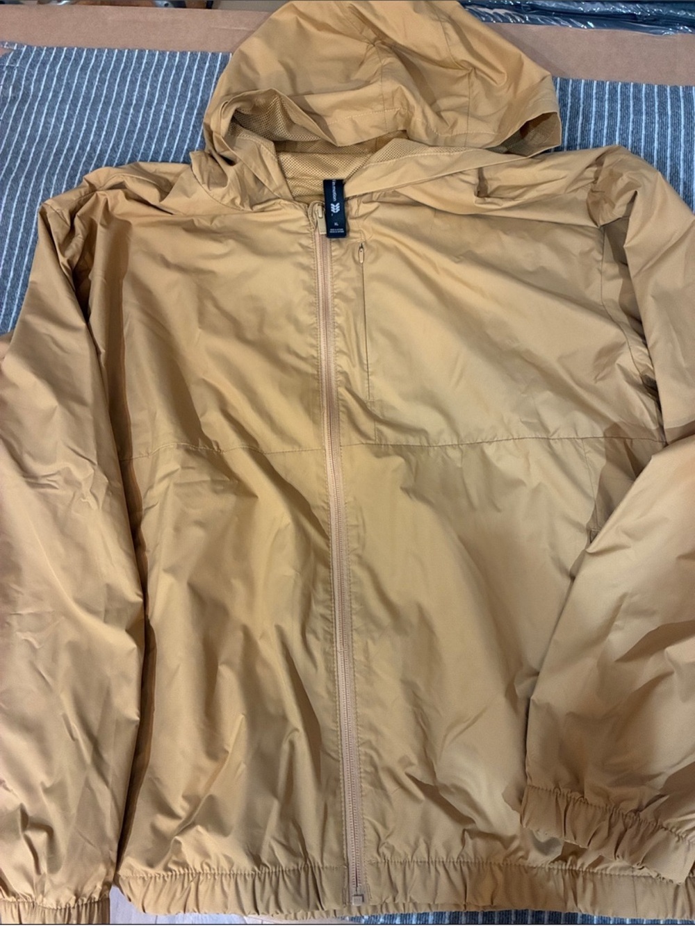 All In Motion Men’s Light Tan Khaki Lightweight Windbreaker Hooded Jacket XL